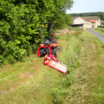 coupe des bordures de routes et chemins