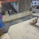 remise en état du chemin du porche devant la mairie